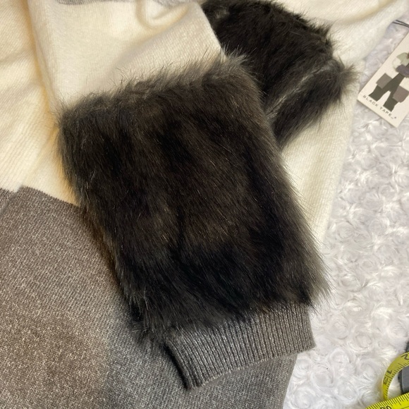 Black Tape open cardigan faux fur sleeves size Medium NWT! Versatile and fun! - Picture 11 of 11